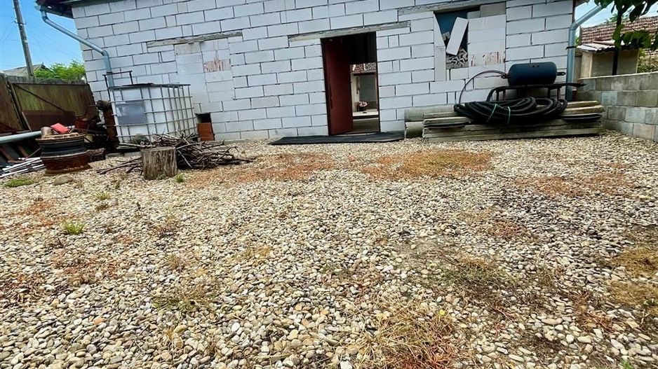 Casa cu 4 camere si livada la 25 km de Oradea - Poză 17