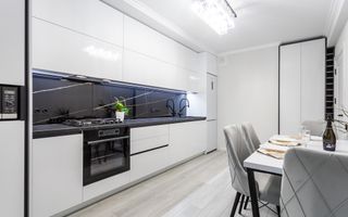 Vânzare , apartament, 3 camere, bd. Mircea cel Bătrân Ciocana - Poză 2