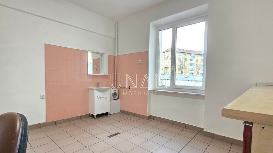 Birou renovat | Blocul 800 | ideal cabinet sau servicii - Poză 2