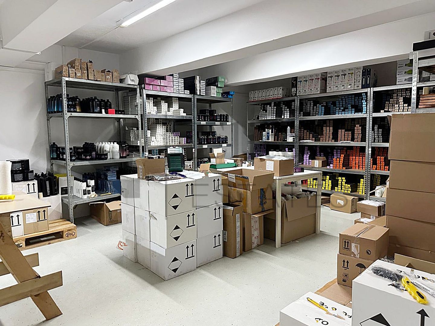 Spatiu comercial pentru depozitare 130 mp zona Decebal - Poză 1