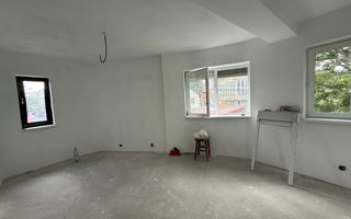 Casa rexeptionata in 2025 singura in curte - Poză 8