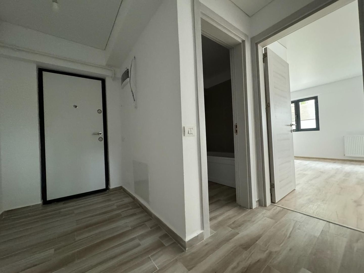 Garsonieră Luminoasa cu Balcon Spațios - Poză 6