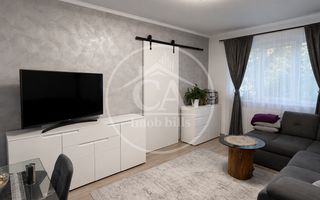 Apartament cu 3 camere de vânzare în zona Rogerius, Oradea - Poză 1
