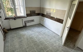 Proprietar vand apartament decomandat Unirii 5 camere - Poză 3