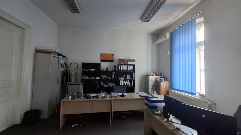 Imobil stradal 20 de camere - Eminescu - Poză 12