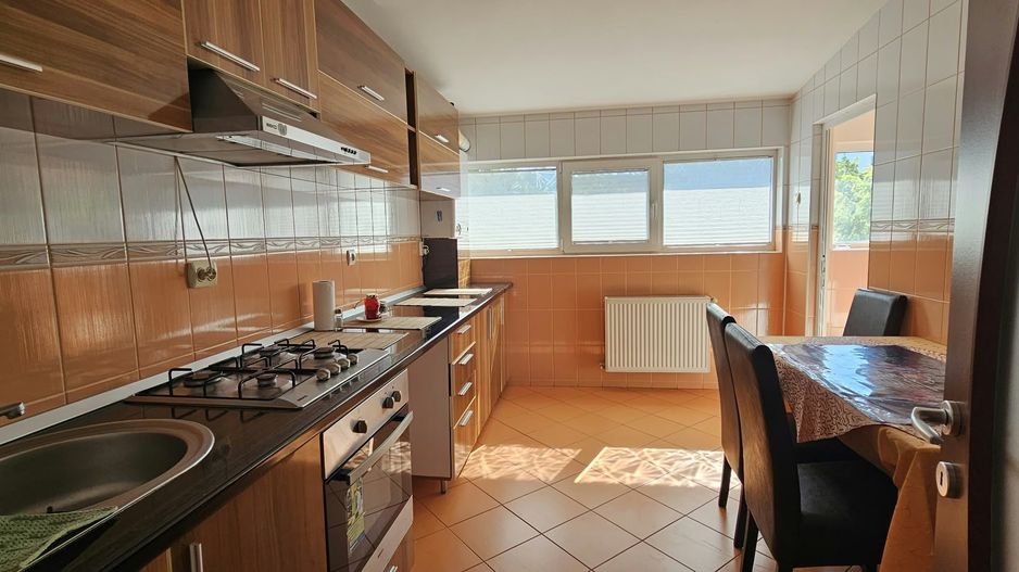 Spațiu - apartament 5 camere de închiriat – 160 mp - Micro 20 – zona BKO - Poză 8