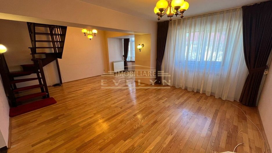 Apartament de vanzare pe doua nivele, zona Pietonalul Transilvaniei, pret 180000 euro - Poză 1
