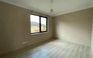 Casă / Vilă cu 4 camere de închiriat - Dezmir - Poză 9