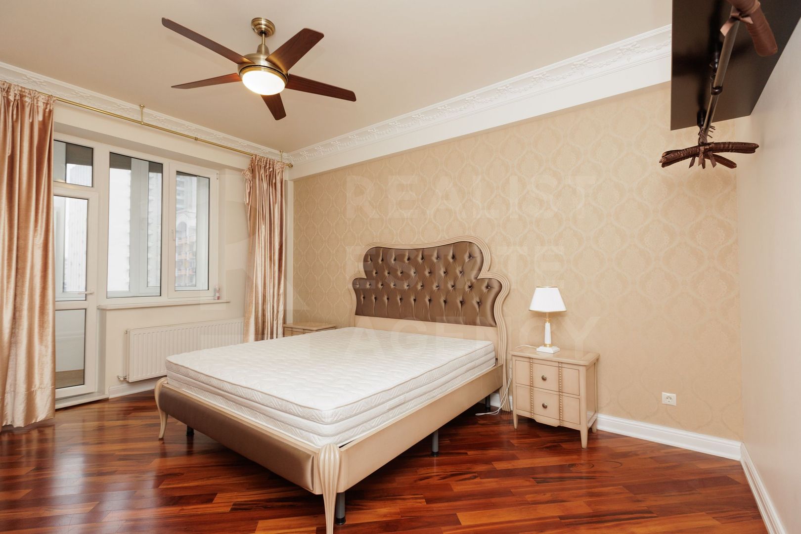 Chirie, apartament, 3 camere, strada Sfatul Țării, Centru - Poză 1