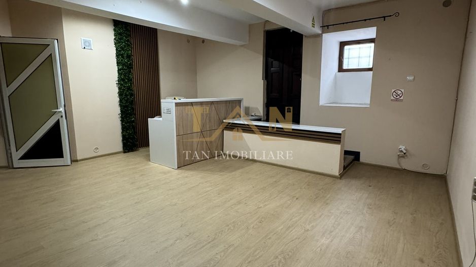 Spatiu Comercial in apropierea Consiliulului Judetean  Comision 0 - Poză 1