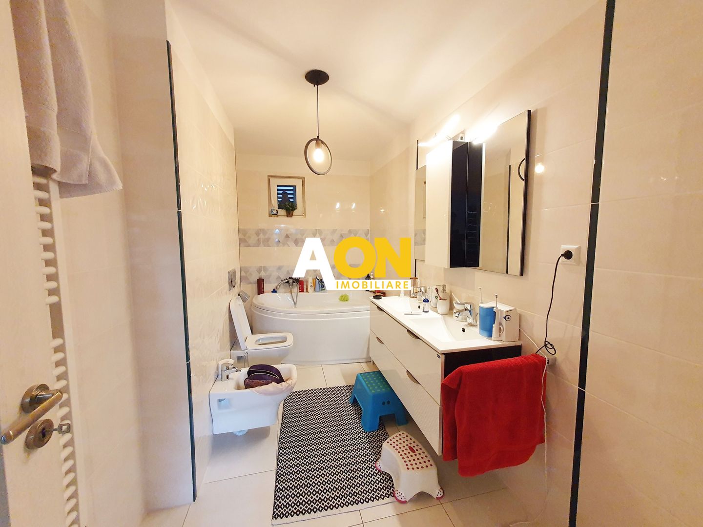 Casa pt 2 familii sau pt. clinica medicala, 8 camere, 486 mp teren - Poză 17