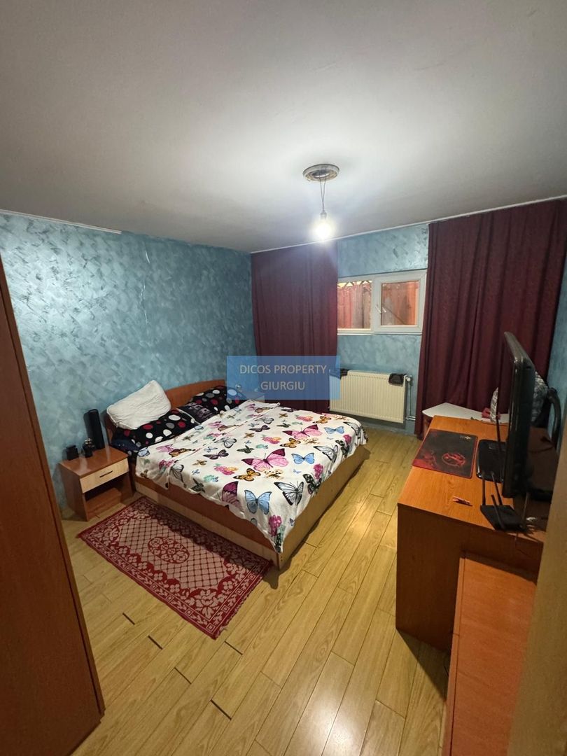 Casă P+M pe strada Tineretului - Poză 5