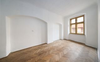 Locație rară în Brașov: ideal pentru regim hotelier sau business - Poză 17