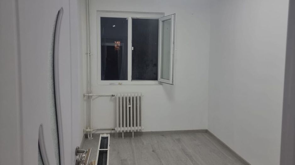 Vand apartament 3 camere - Poză 4