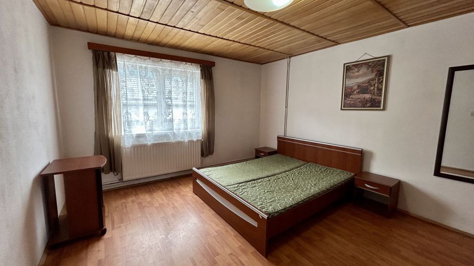 Pensiune cu potențial deosebit, vedere spectaculoasă spre Piatra Craiului - Poză 14