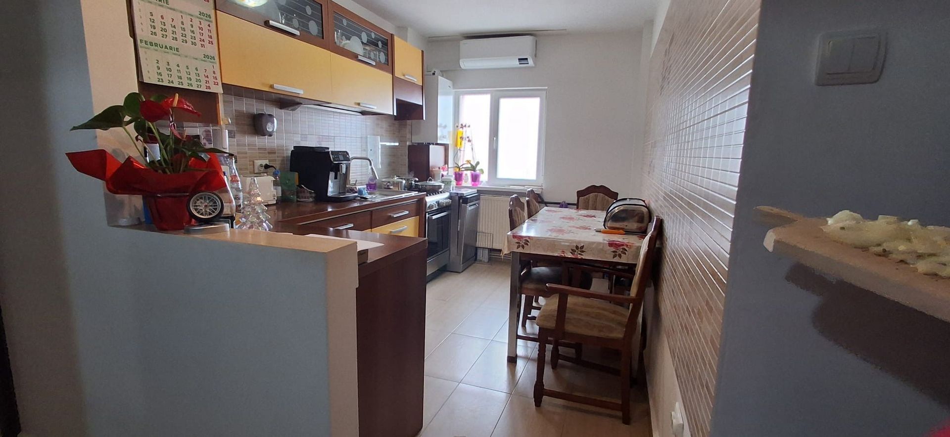 Apartament cu 3 camere de vânzare in Cetate - Poză 4