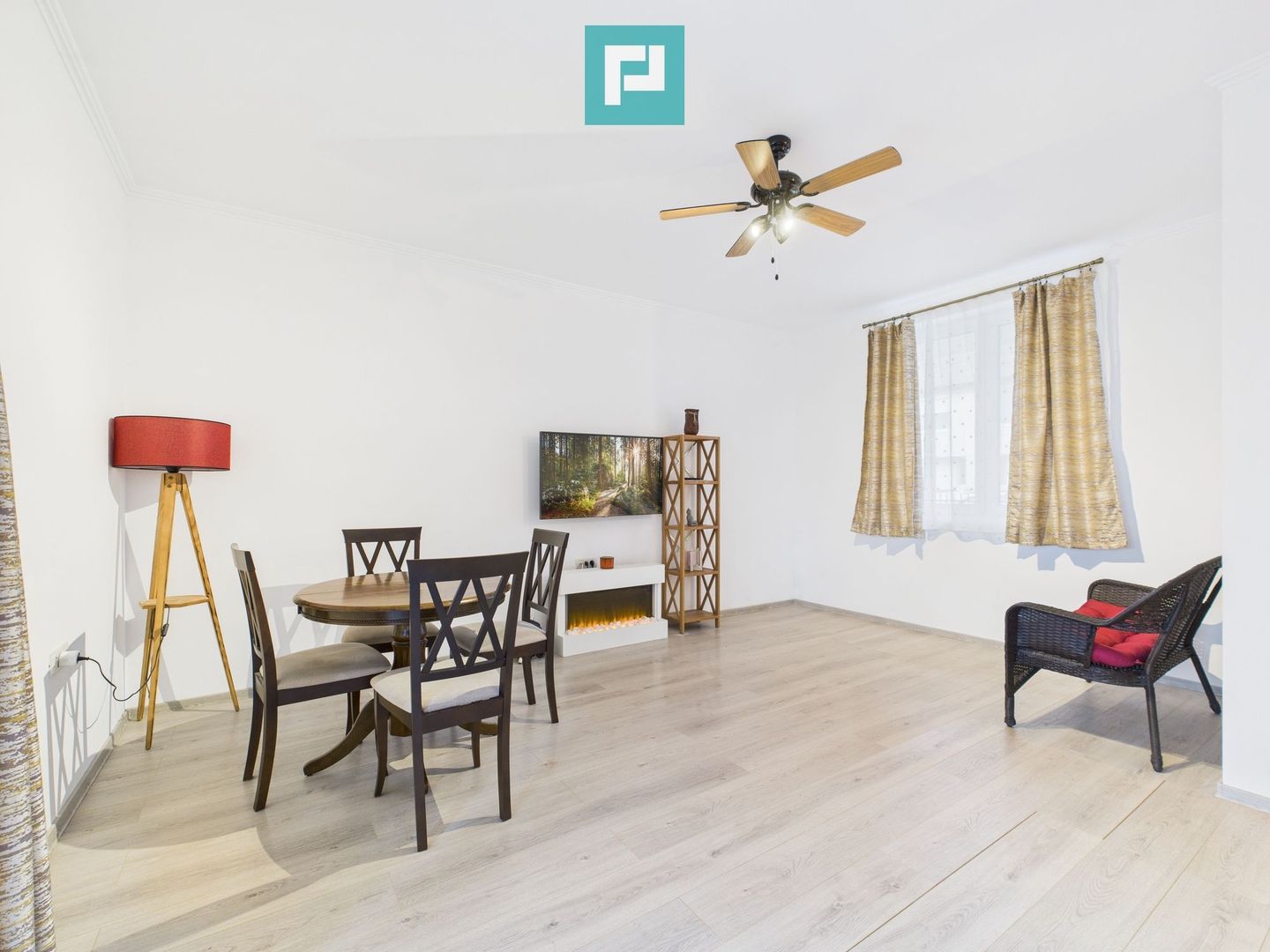 Casă cu 4 camere în Dumbrăvița, langă pădure - Poză 6