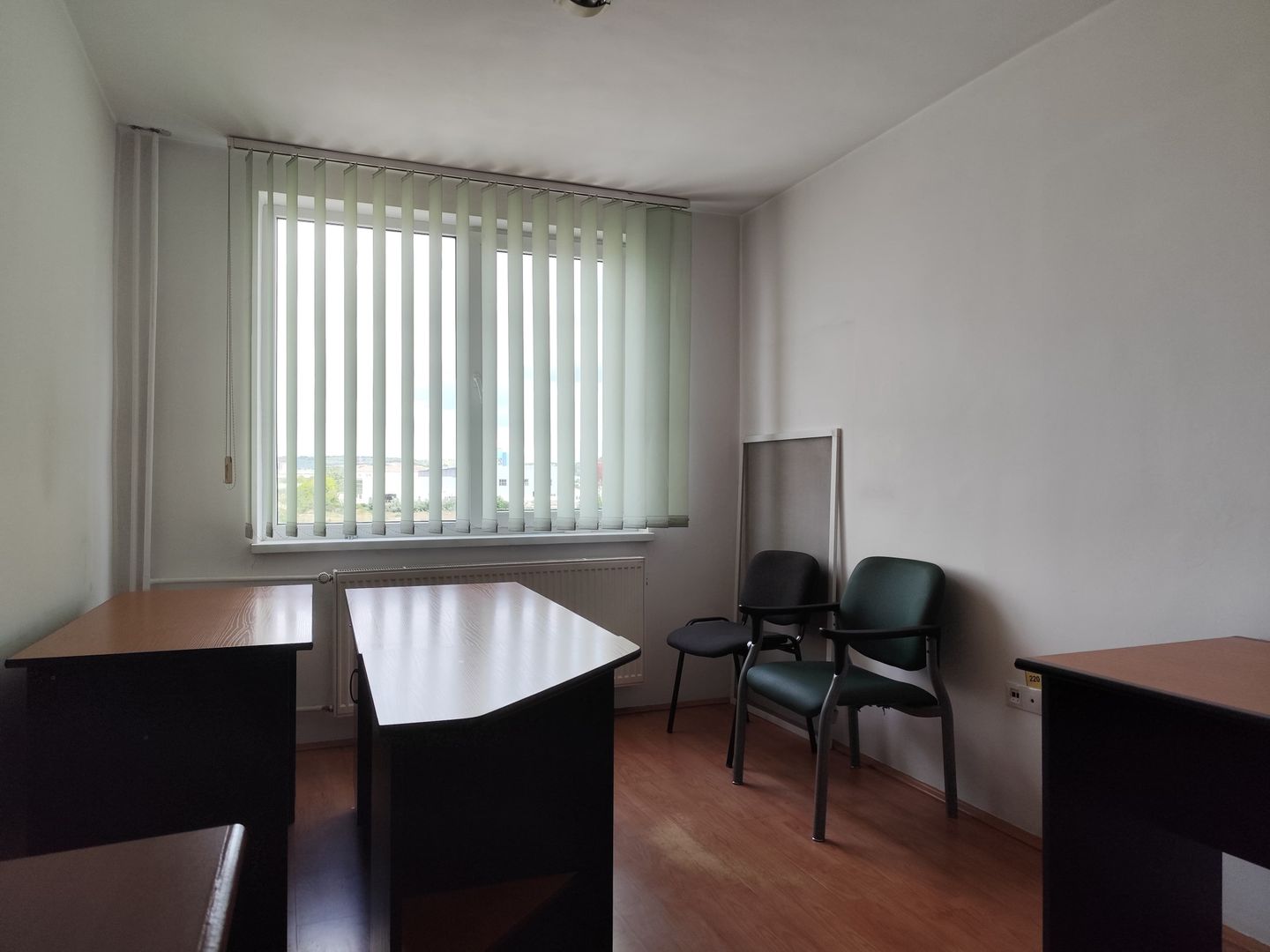 Spatii de birouri cu 1 - 2 incaperi situat pe Calea Borsului, Oradea - Poză 5