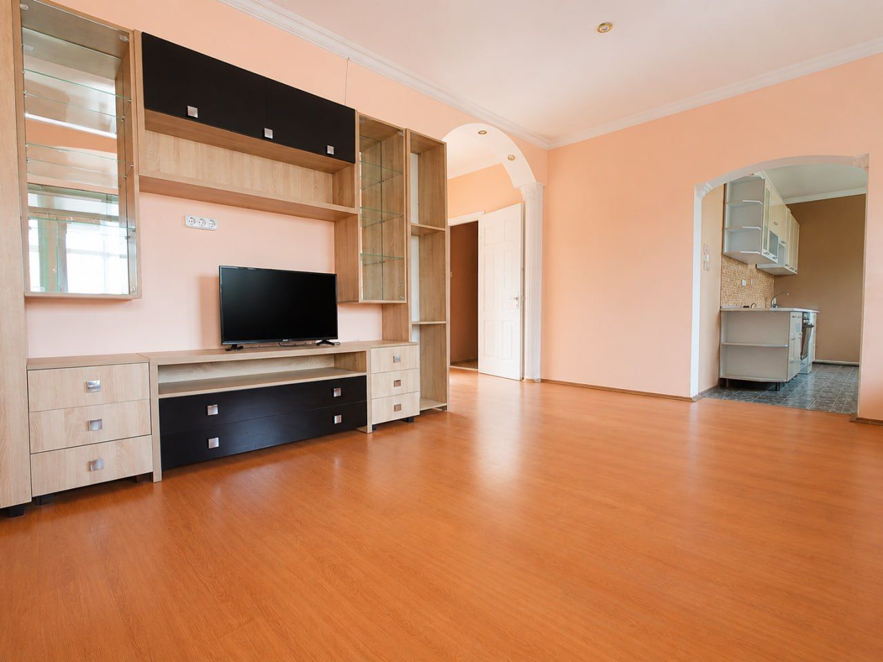 Cahul – Casă 3 Camere + Living | 139 m² | Teren 7.7 ari + Garaj | 95.000 € - Poză 17