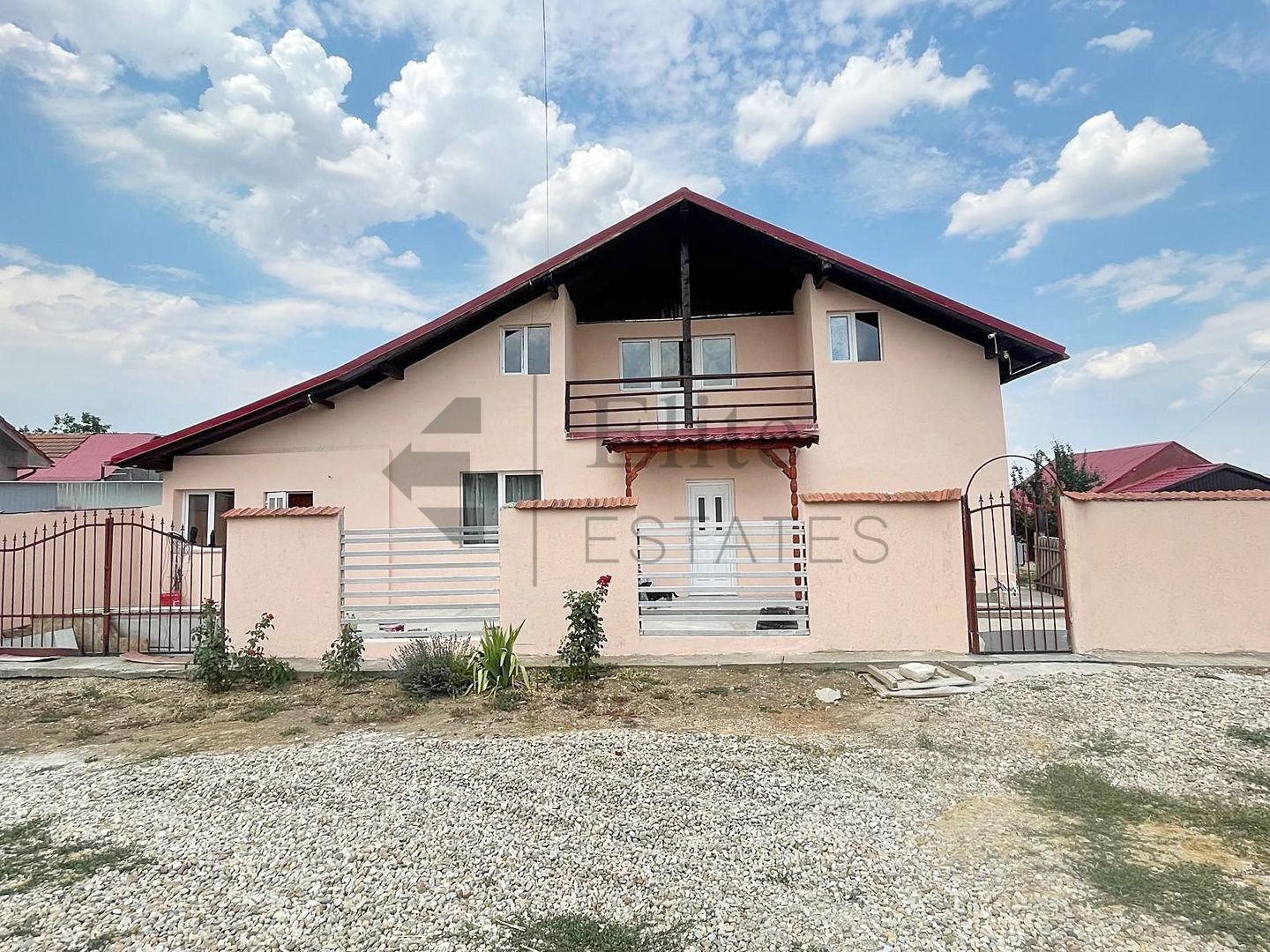 Casa de vanzare in Les - Poză 1