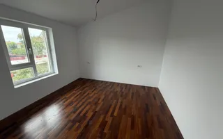 Carport. Toate utilitatile. In vatra veche la asfalt. - Poză 11