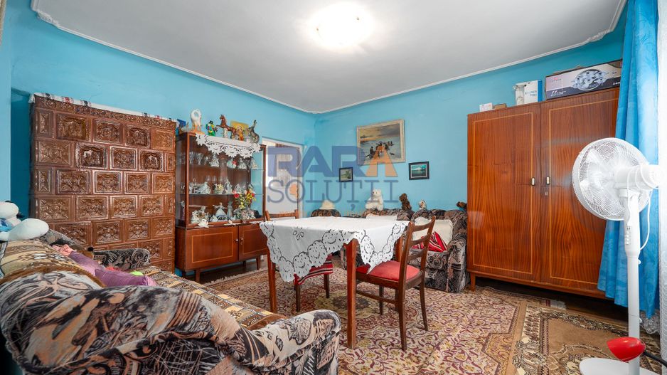 Casă în Roman, din cărămidă - Poză 3