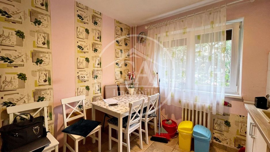 Apartament de închiriat cu 3 camere în zona Rogerius, Oradea - Poză 2