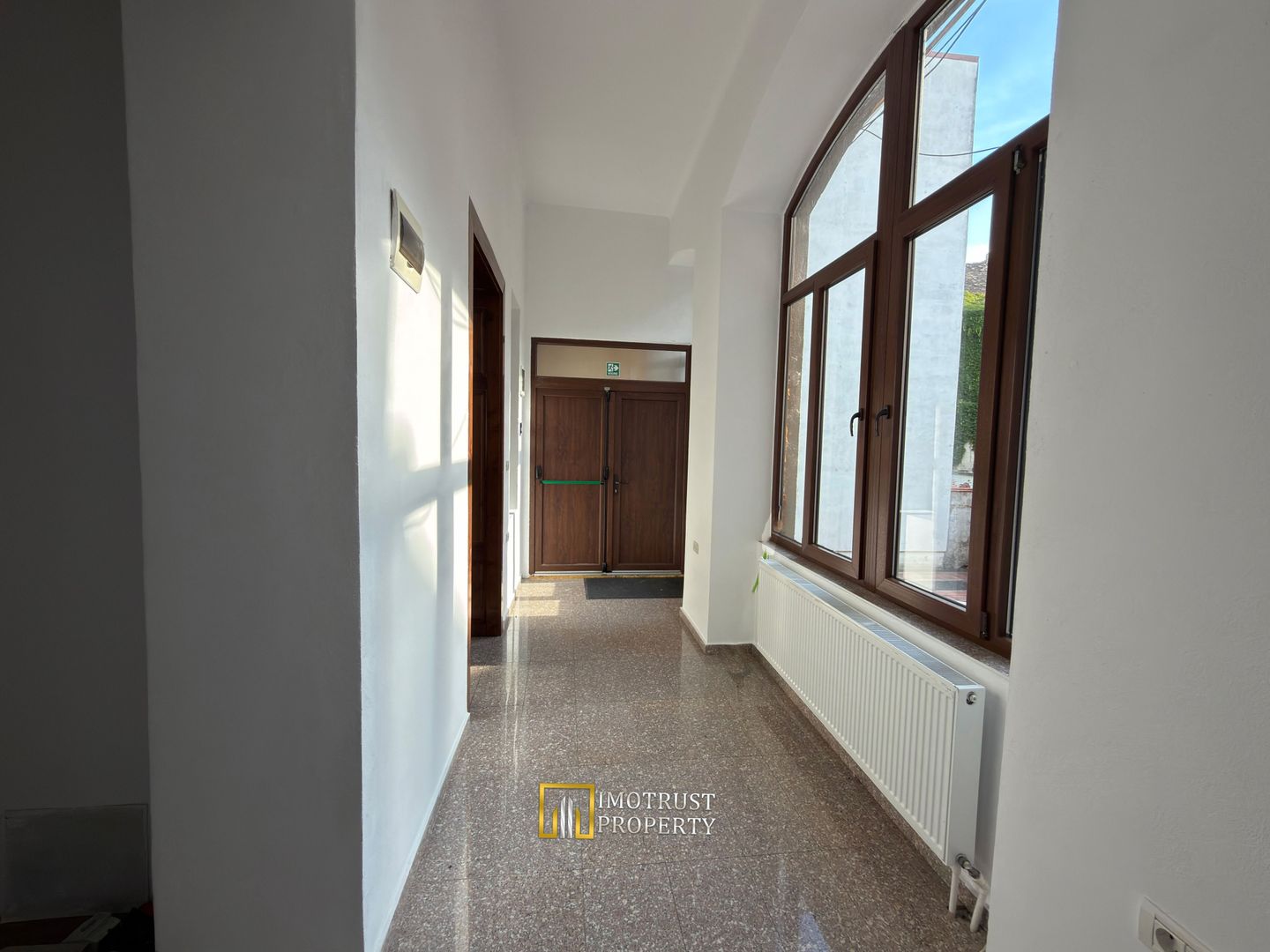 Spațiu Ultracentral de Închiriat – 110 mp – Arad - Poză 6