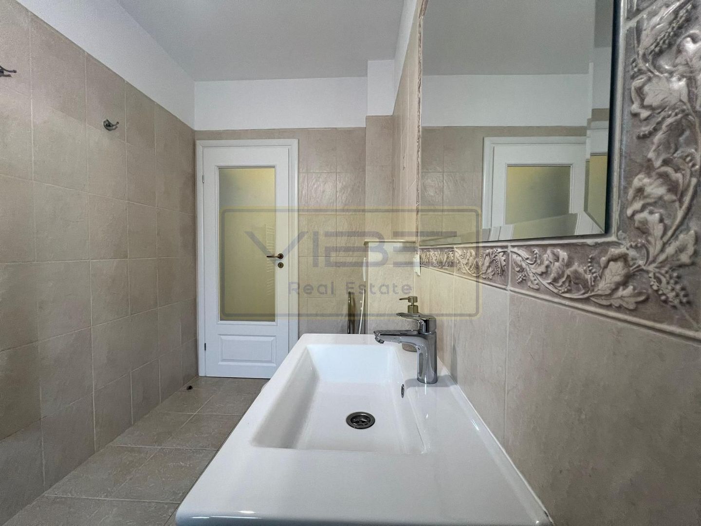 Apartament  2 camere cu parcare Bucium - Poză 19