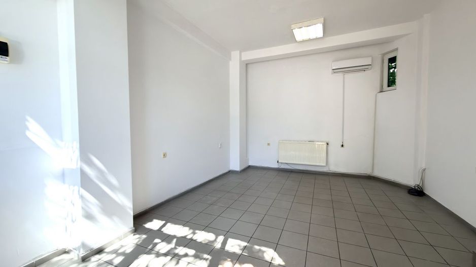 0% Comision | Spațiu Birou Ultracentral Pitești | Strada Eroilor | 25 mp - Poză 3
