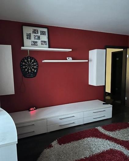 Apartament cu 3 camere, 2 băi, etaj 2, mobilat și utilat - Poză 2