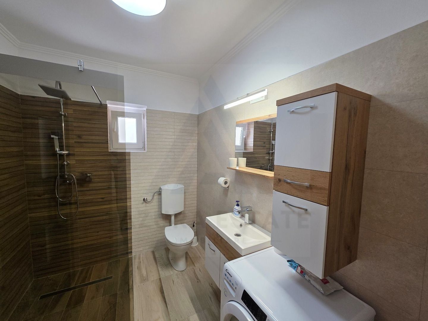 Apartament la casa 2 dormitoare terasa si curte proprie Sub Arini - Poză 12
