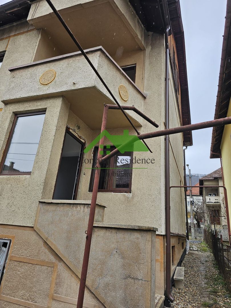 Exclusiv!Casa tip duplex renovat 2024, 200 mp construiți– Traian Vuia - Poză 1