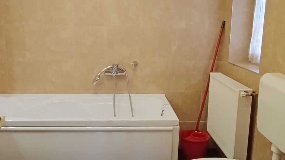 Apartament cu suprafata de 110mp-zona colinei - Poză 12