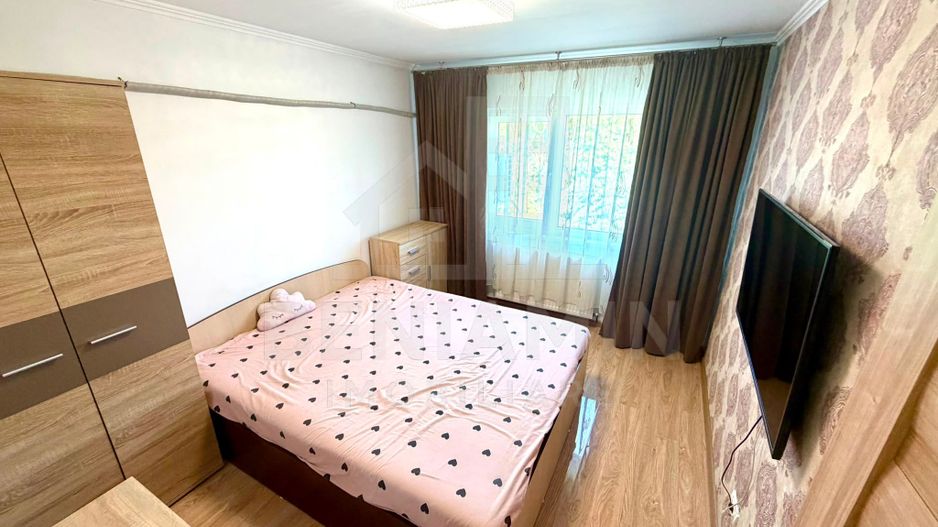 Apartament 3 camere si 2 bai Rovine decomandat 67mp  an1985 - Poză 4