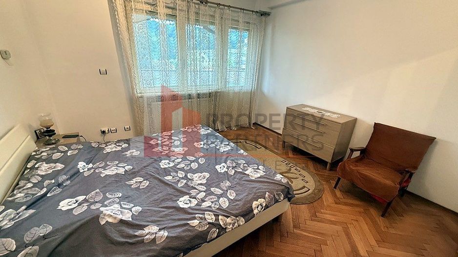 Apartament 3 camere, Bd. Carol I, vizavi de Hotel Montana, centrul Sinaiei - Poză 5
