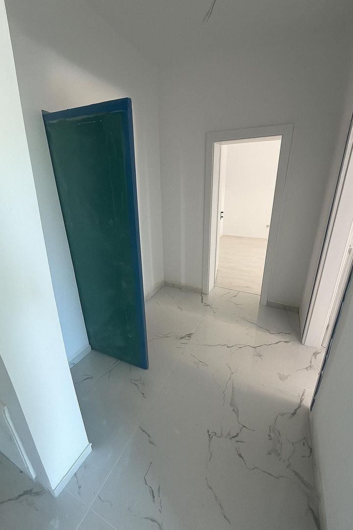 Giroc-Calea urseni | 2 Camere | Etaj intermediar | Decomandat | Loc de parcare - Poză 3