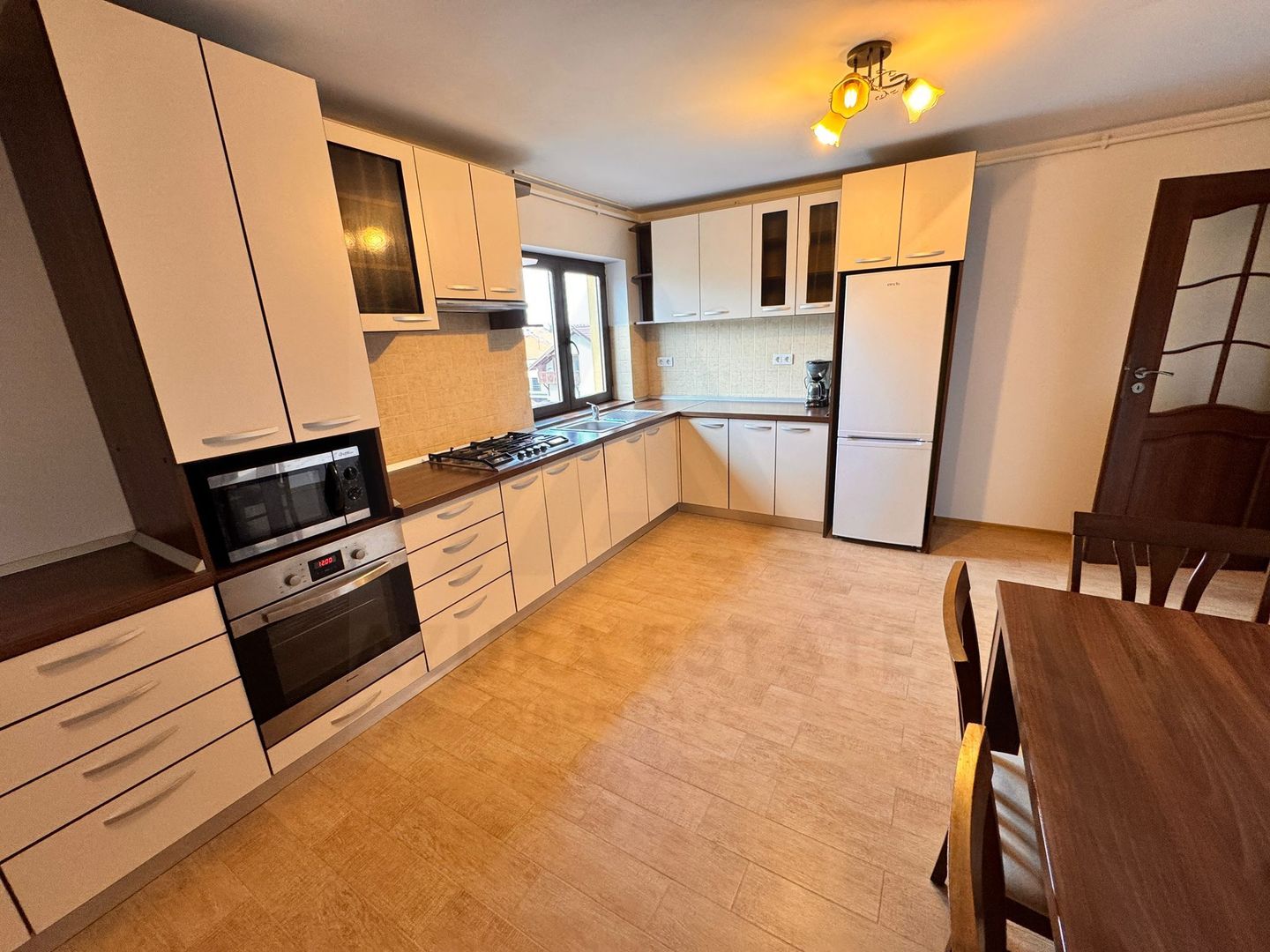 Apartament modern 3 camere 80 mp utili parcare privata Ultracentral - Poză 9