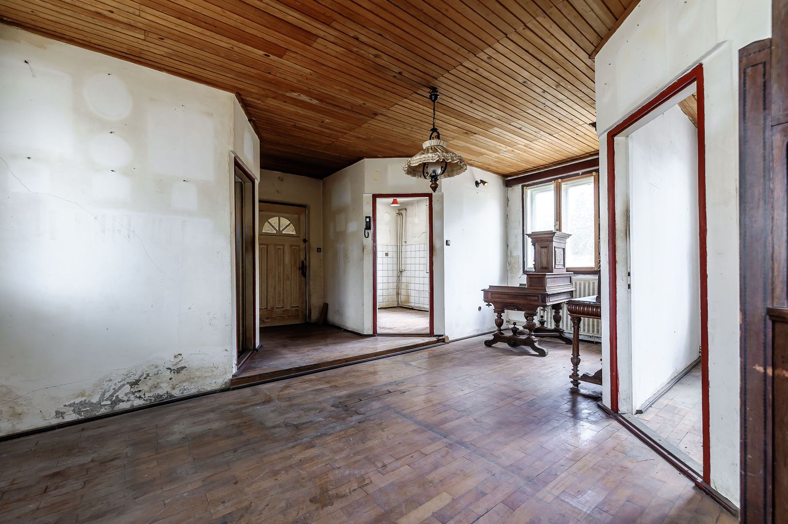 Casă cu teren de 716 mp pe strada Dorobanți, Pârneava. - Poză 7