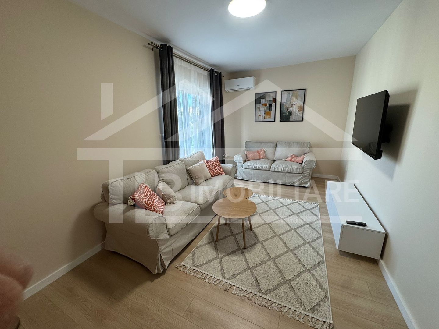 Apartament cu 2 camere, 55mp, parcare, Zona Vivat Residence - Poză 1