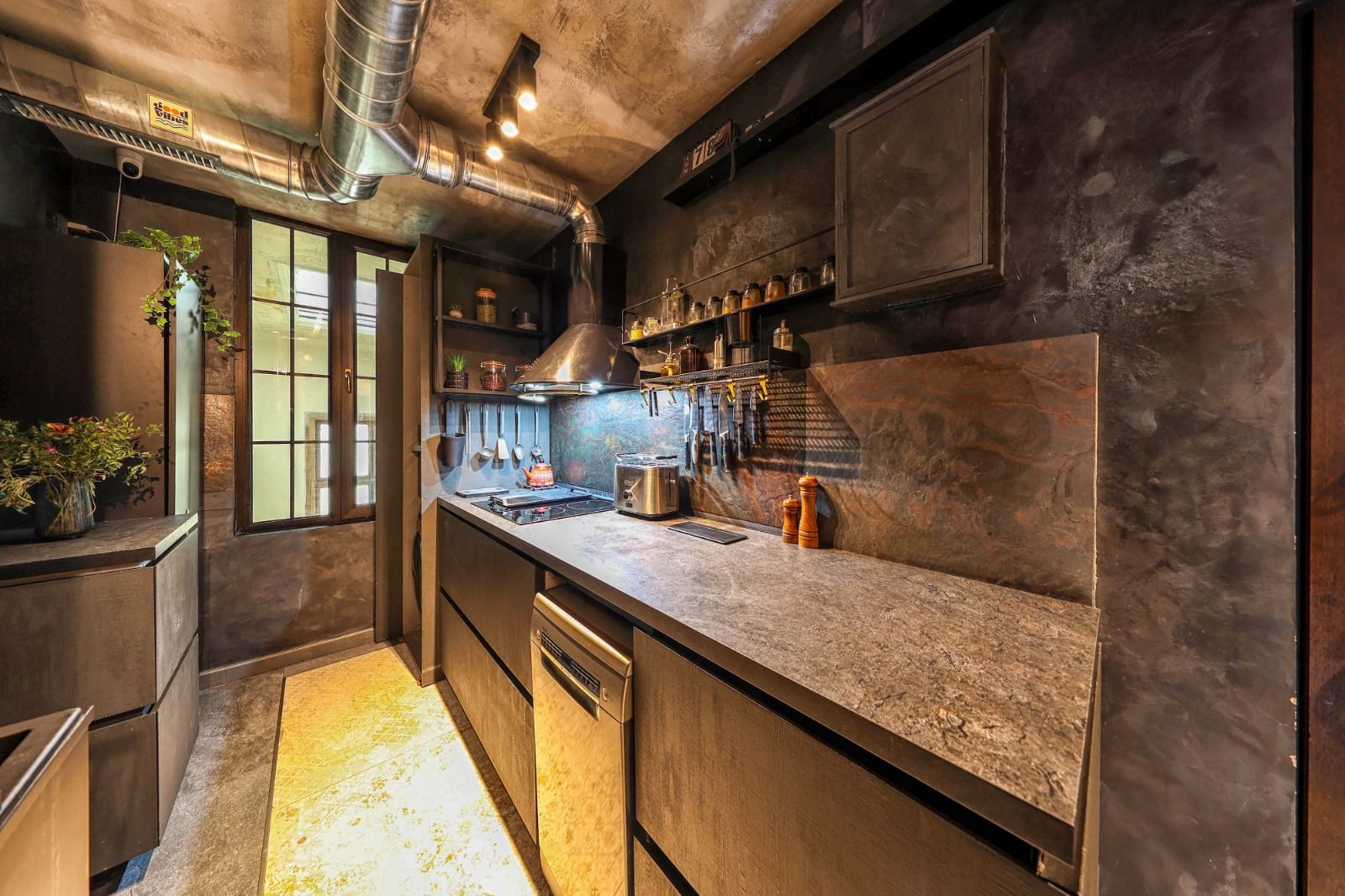 Bijuterie arhitecturală cu dotări smart in centrul Brasovului - Poză 23