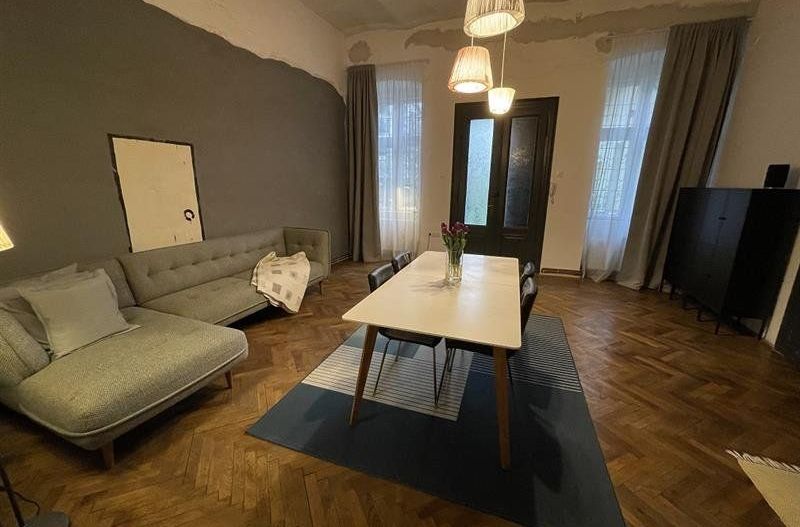 Apartament ELEGANT cu GRADINA - 2CAM 70MP Central - Liceul Balcescu - Poză 3