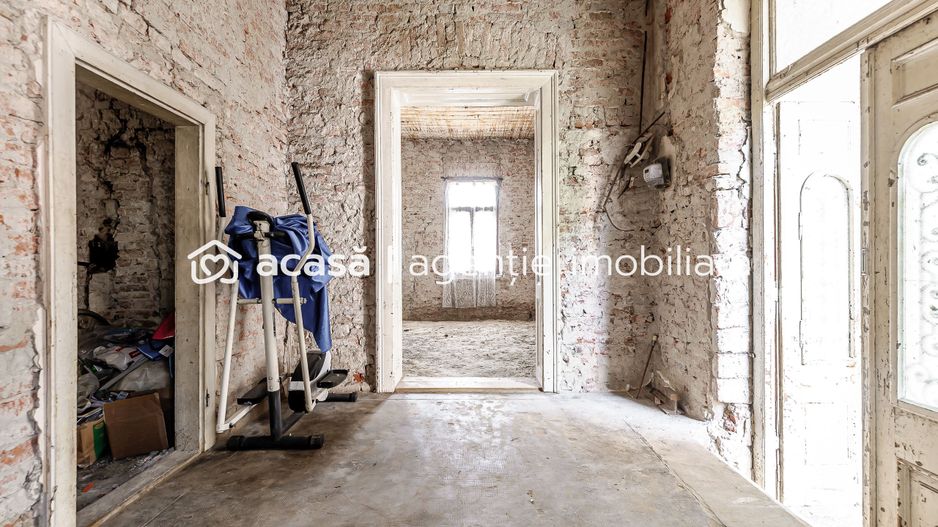 Proprietate Rezervata Casă boierească cu teren generos in Lipova - Poză 6