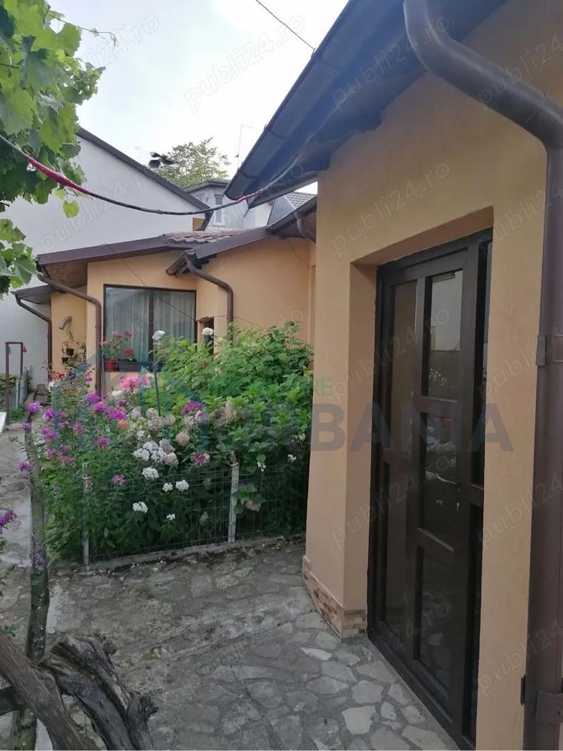 Casă cu 4 camere, ultracentrală Iași, 305 mp teren - Poză 2