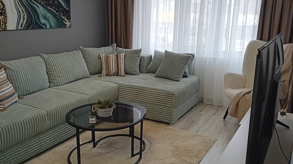 Vanzare - apartament cu 3 camere, Micro 16, renovat, mobilat nou - Poză 4