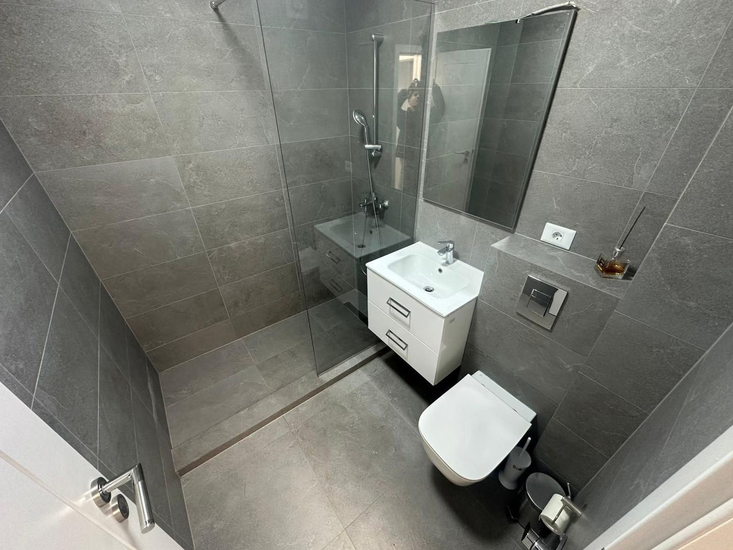 AP. 2 CAMERE BD. NORDULUI, LOC PARCARE, BLOC NOU, CENTRALA, MODERN - Poză 8