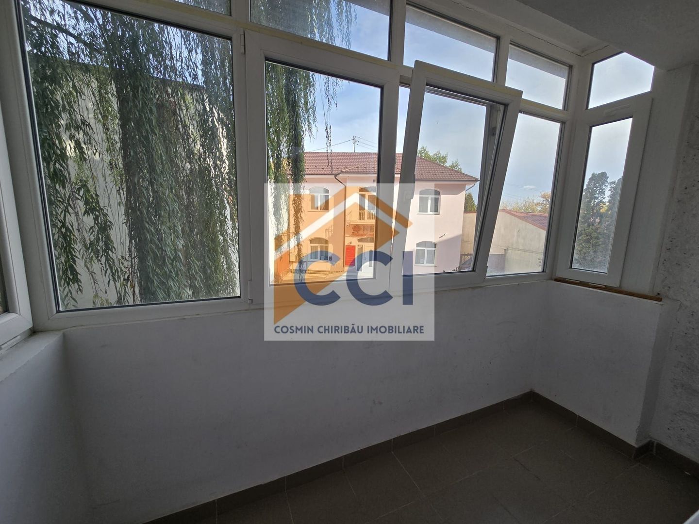 DE VÂNZARE - Apartament cu 2 camere în Bacău - Etaj 1 - Poză 15