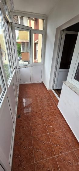 Apartament  4 camere decomandat- Craiovita Noua, zona Scoala 34 - Poză 5
