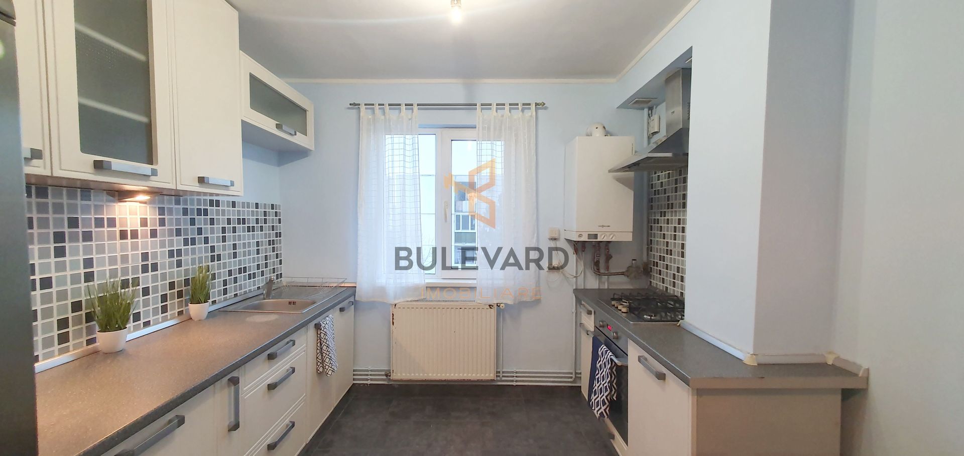 Comision 0!   Apartament cu 3 camere confort sporit, zona Winmarkt! - Poză 2