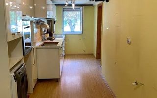 Ag. EUROPA vinde ap. 4 cam. in Carei, renovat, decomandat, la parter. - Poză 1